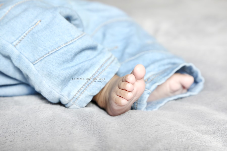 photographe pro bébés a Cergy Pontoise (95100 Val d'Oise 95), bébé peau noire, bébé métis, bébé studio, shooting bébé en train de dormir, reportage photographe bébé noir, bébé